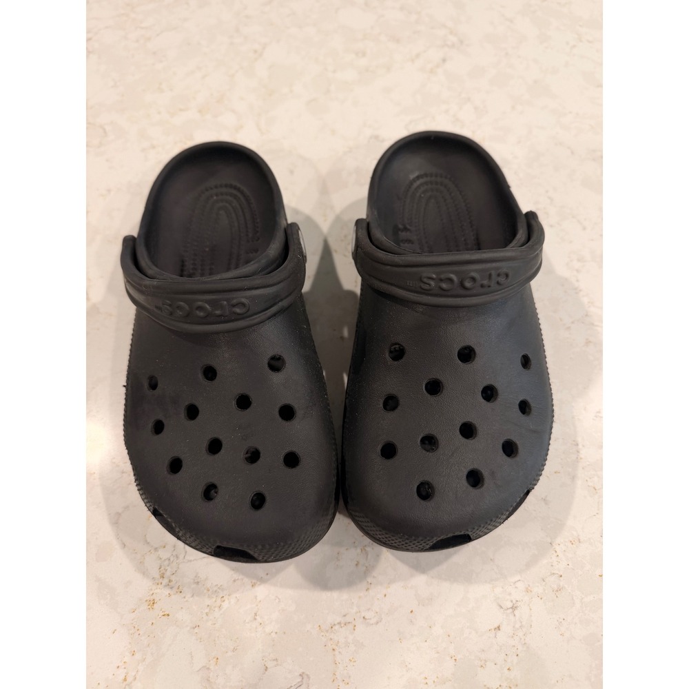 Crocs Classic Clog Black Slip On Water Friendly Rubber Shoes Kids Juniors 6